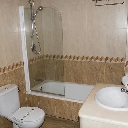 Ξενοδοχείο Oasis Familiar 2*
