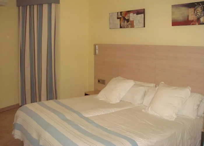 Oasis Familiar Hotel 2*